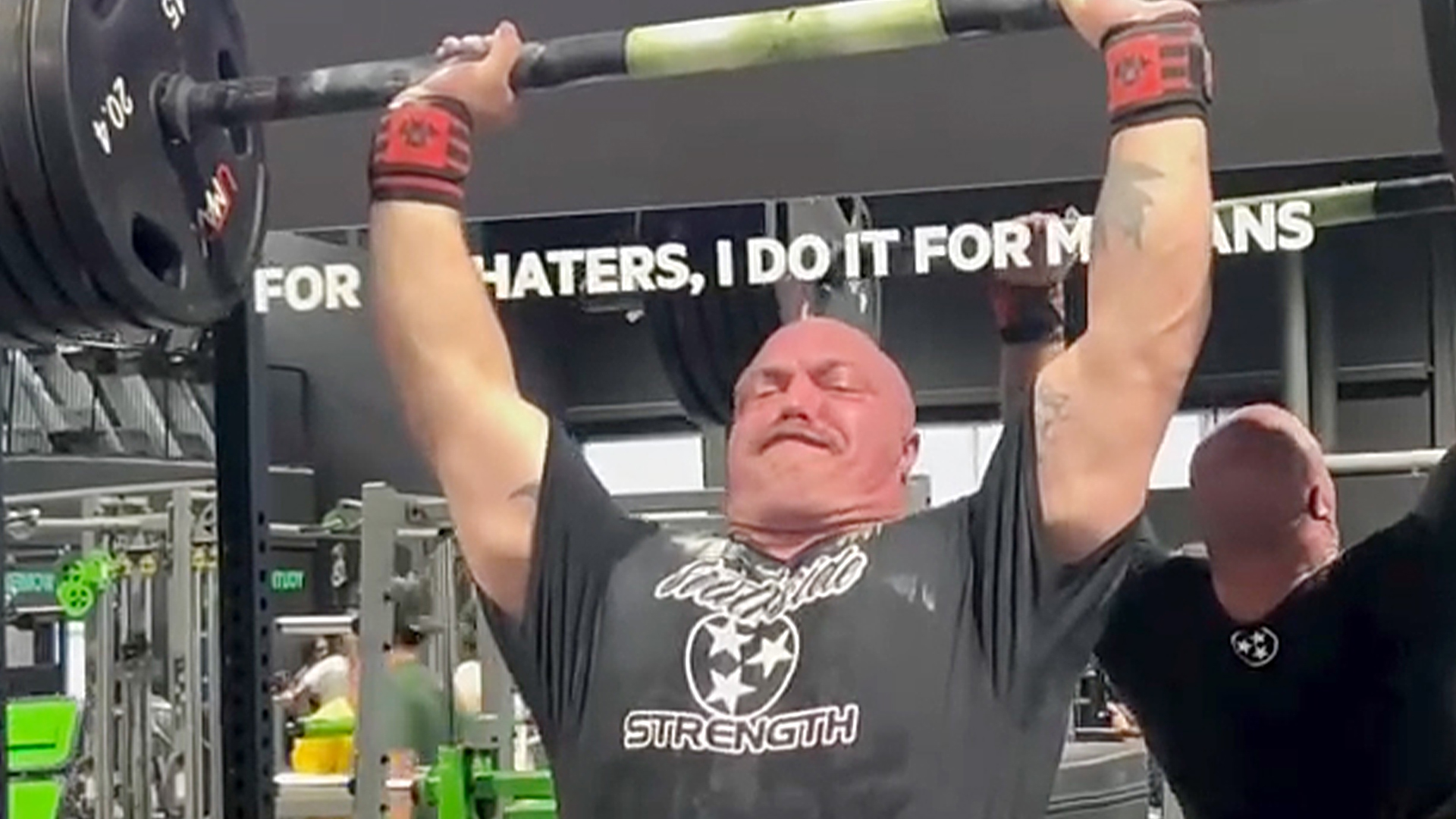 Mitchell Hooper claims ‘I’m not actually strong’ despite incredible clip lifting 455lbs ahead of World’s Strongest Man [Video]