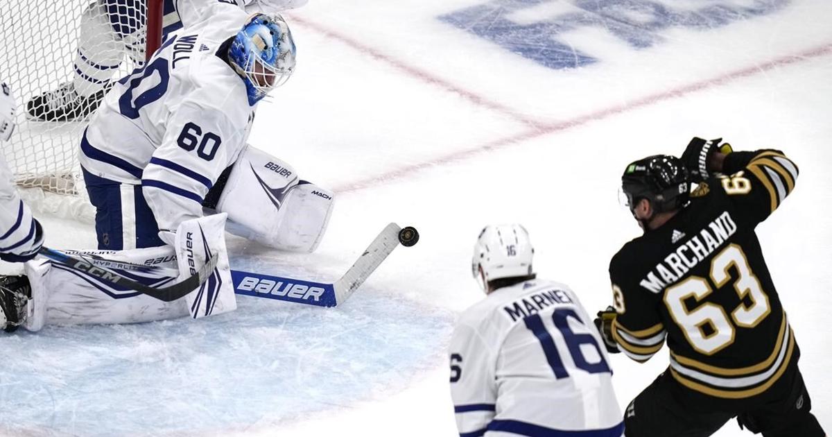 Knies scores in OT, Maple Leafs top Bruins 2-1 to stay alive without Matthews [Video]