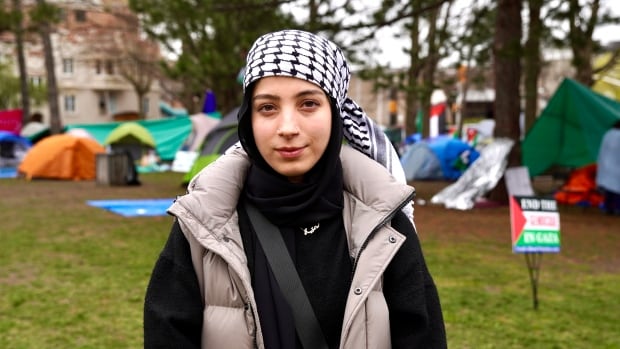 Pro-Palestinian protesters erect tents at U of O [Video]