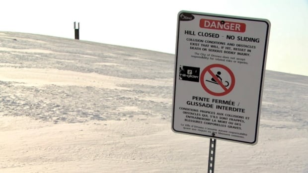 Mooney’s Bay sledding study gets go-ahead, but hopes for reopening hill slipping away [Video]