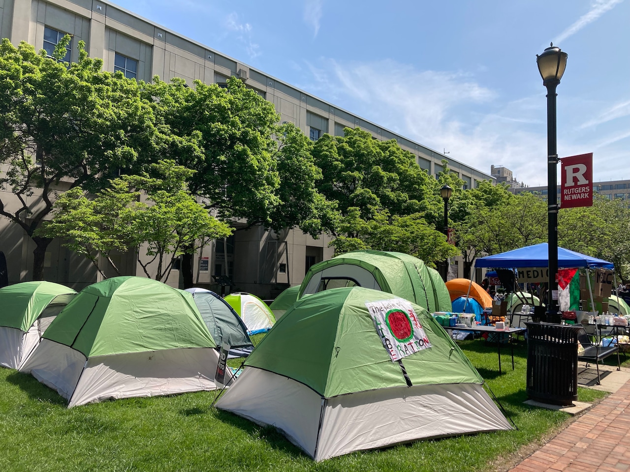 Rutgers-Newark students set up pro-Palestinian encampment [Video]