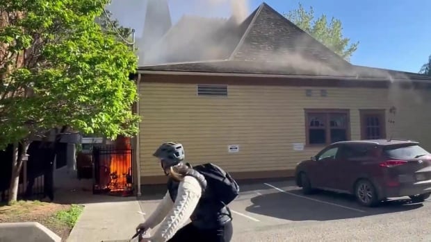Fire damages historic church building in Kamloops, B.C. [Video]