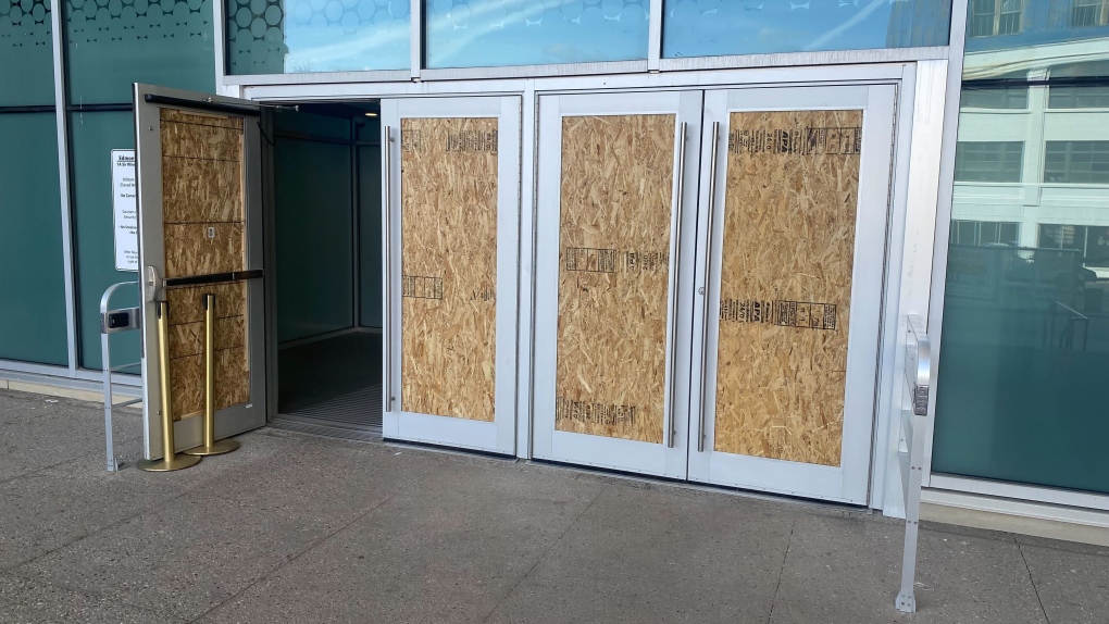 Courthouse glass panes smashed with axe: Edmonton police [Video]