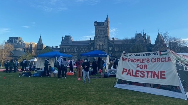 Pro-Palestinian protesters set up encampment on U of T campus [Video]