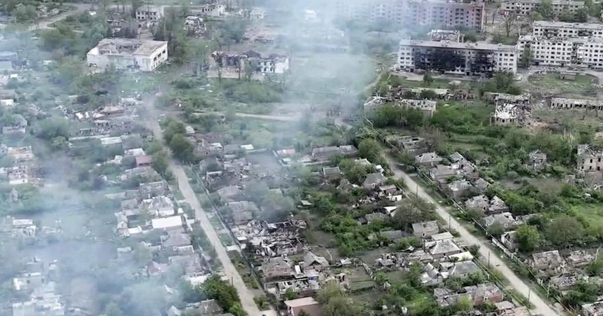 Drone footage shows Ukrainian village battered to ruins as residents flee Russian advance [Video]