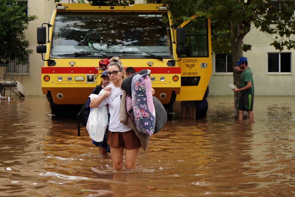 Brazil floods kill at least 60, 101 missing [Video]