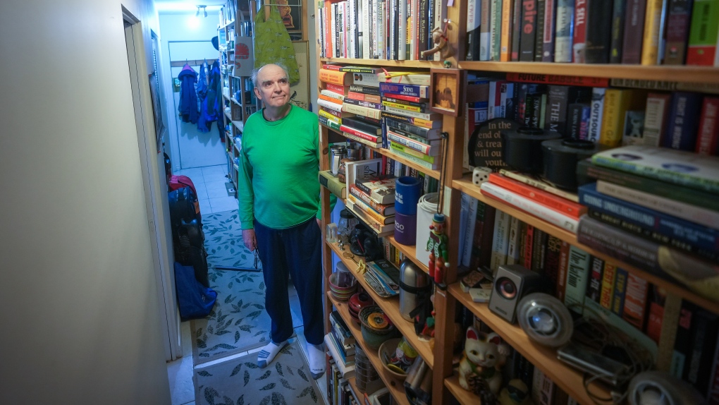 B.C. man seeking homes for thousands of books [Video]