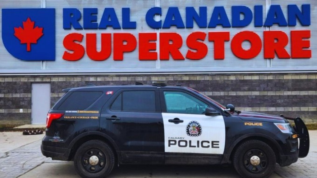 Calgary police ‘Cram-a-Cruiser’ for the food bank [Video]