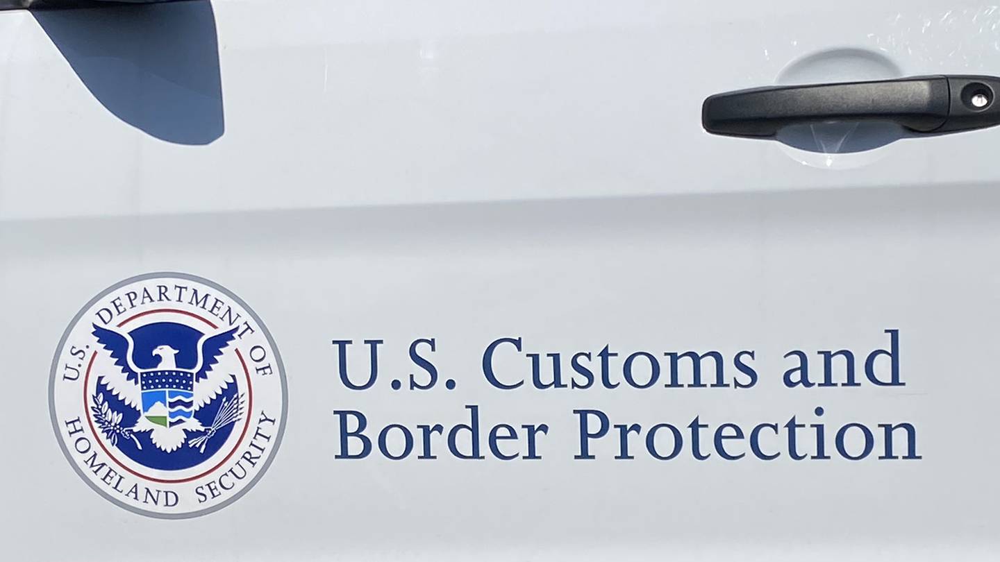 Woman accused of trying to smuggle 5 people into US, border agents say  WSOC TV [Video]