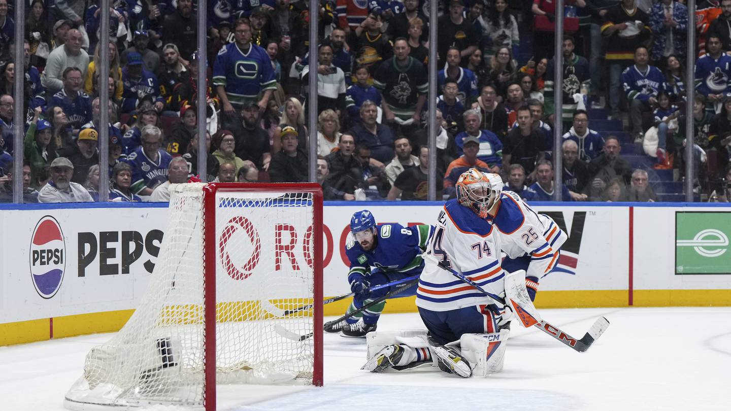 Canucks overcome 3-goal deficit to stun Oilers 5-4 in Game 1  WSB-TV Channel 2 [Video]