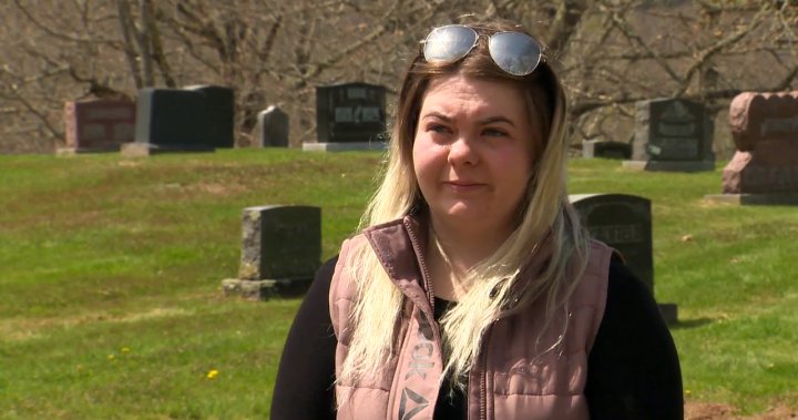 N.S. families shocked after decorations removed from graves of loved ones [Video]