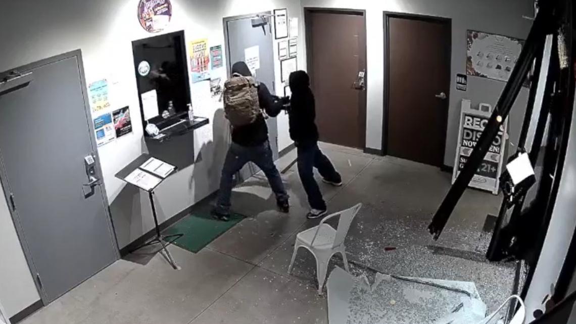 Commerce City burglary caught on camera at marijuana shop [Video]