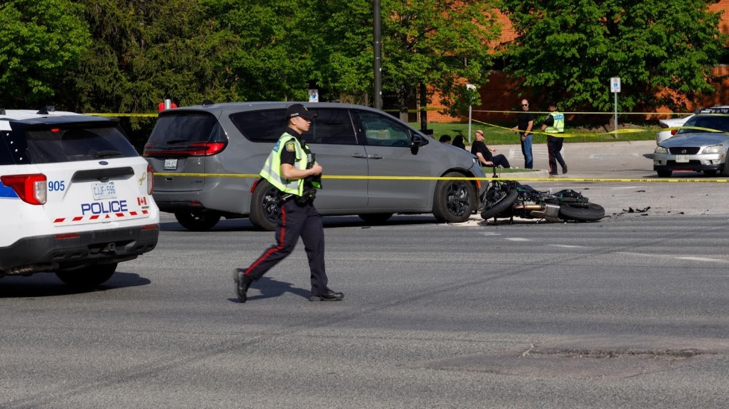 Colllision in Mississauga leaves motorcyclist dead [Video]