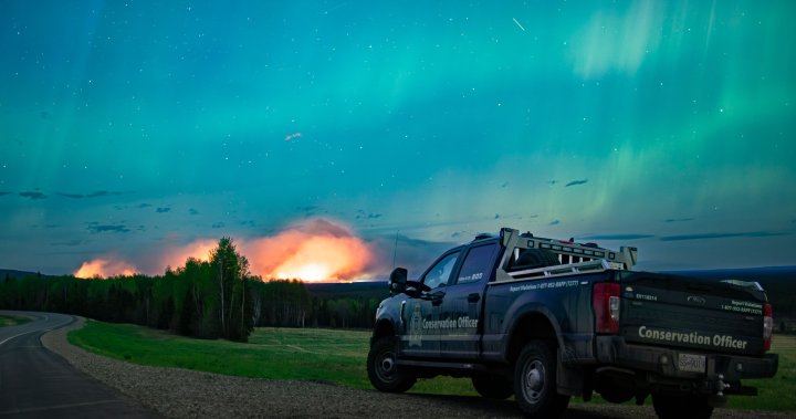 B.C. wildfires: Parker Lake blaze near evacuated Fort Nelson doubles in size overnight [Video]