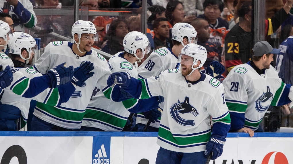 Oilers lose 4-3 to Canucks in Game 3 [Video]