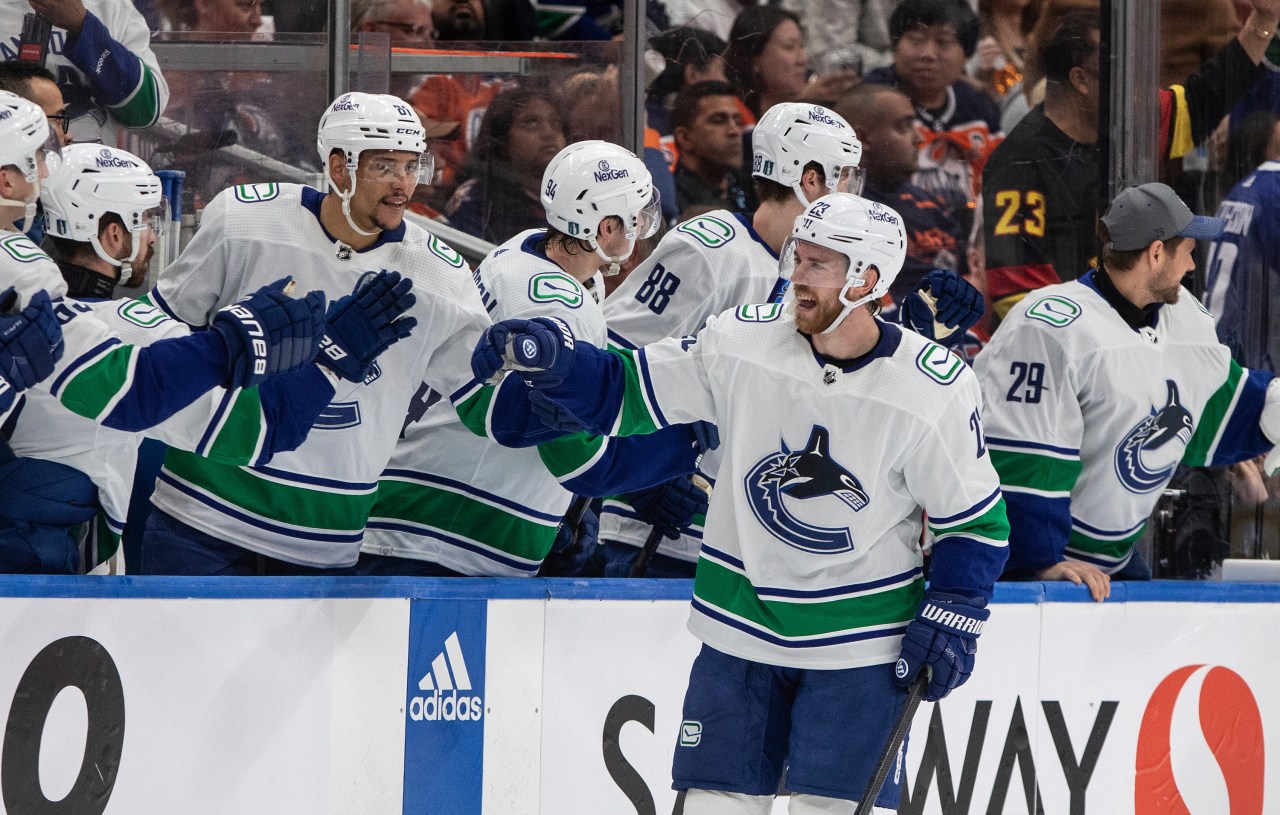 Boeser, Lindholm score 2 each as Canucks beat Oilers 4-3 to take 2-1 lead in West playoff series | KLRT [Video]