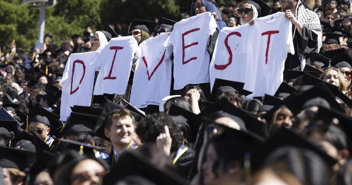Pro-Palestinian protests dwindle on campuses as some US college graduations marked by defiant acts [Video]