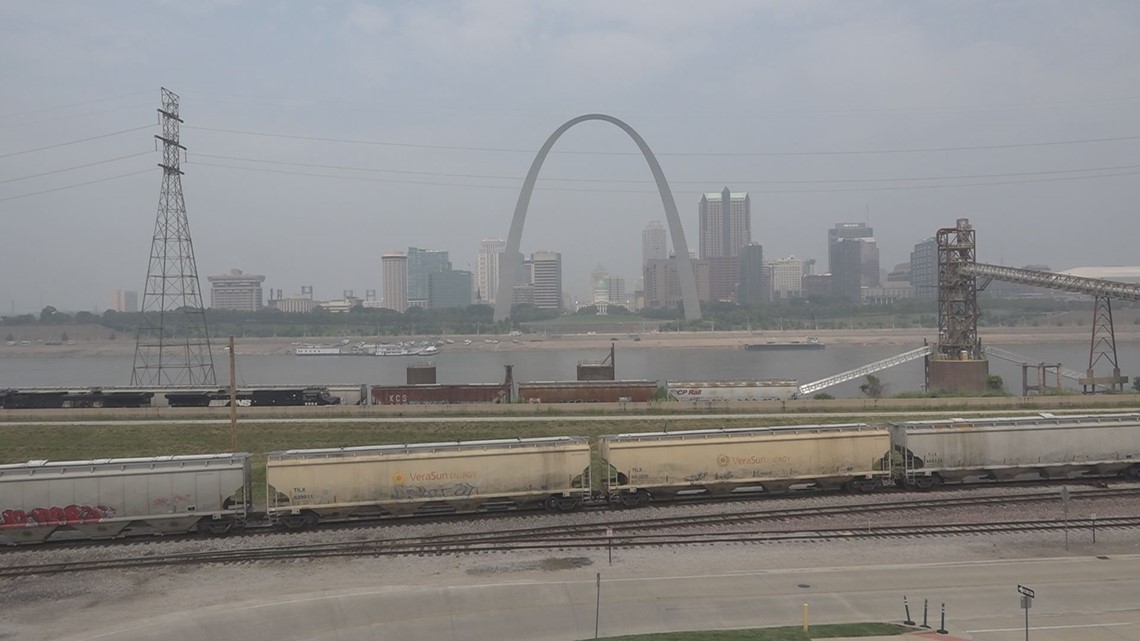 Wildfire smoke headed to Missouri, may drop air quality [Video]