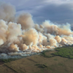 Canada: vast areas of land on fire, thousands flee their homes [Video]