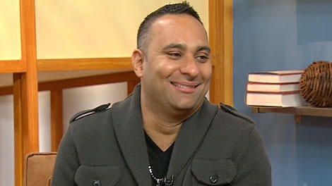 Russell Peters bringing world tour to Winnipeg [Video]