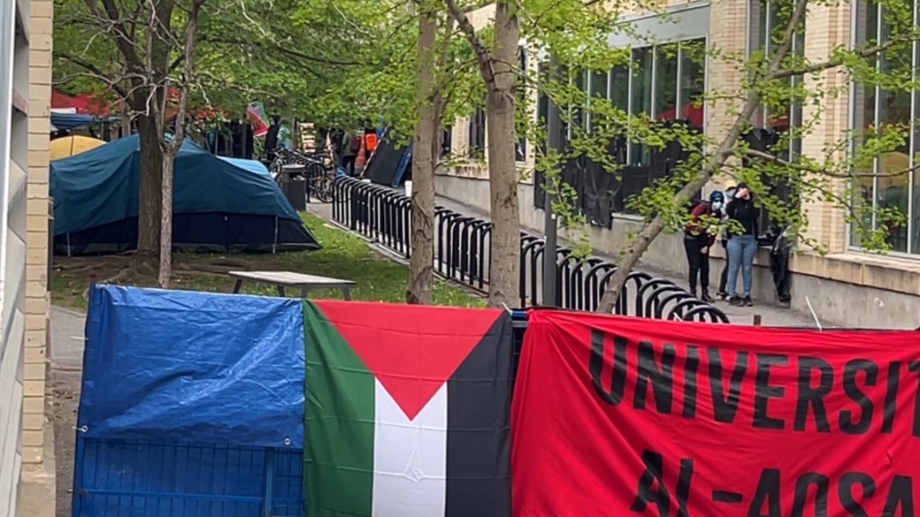 Alleged theft near pro-Palestinian camp at UQAM [Video]