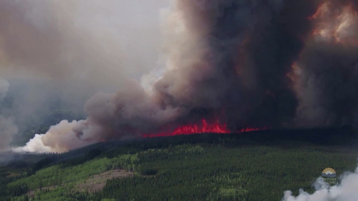 Canada wildfire smoke nears US [Video]