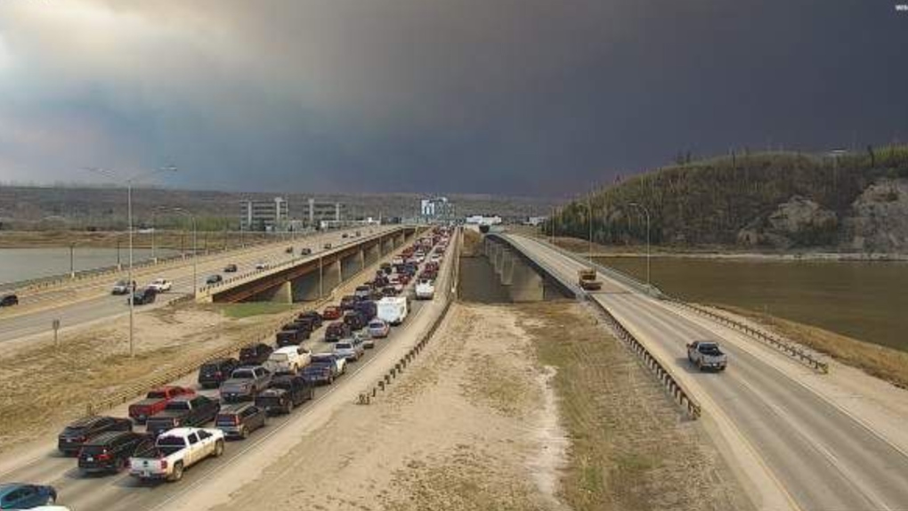 Fort McMurray wildfire: 4 neighbourhoods ordered to evacuate [Video]