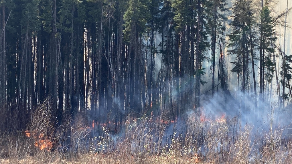 Alberta wildfires: Evacuation order zone reduced in County of Grande Prairie [Video]