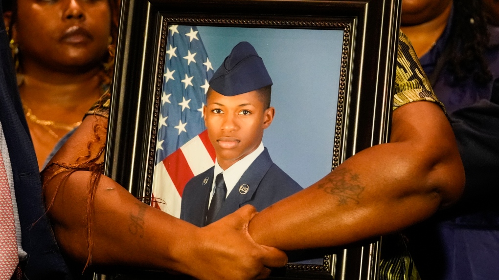 U.S. Airmans death sparks debate over race and gun rights [Video]