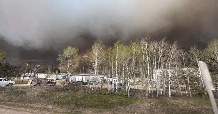 Cranberry Portage wildfire evacuees could return home this weekend with rainy conditions expected - Winnipeg [Video]