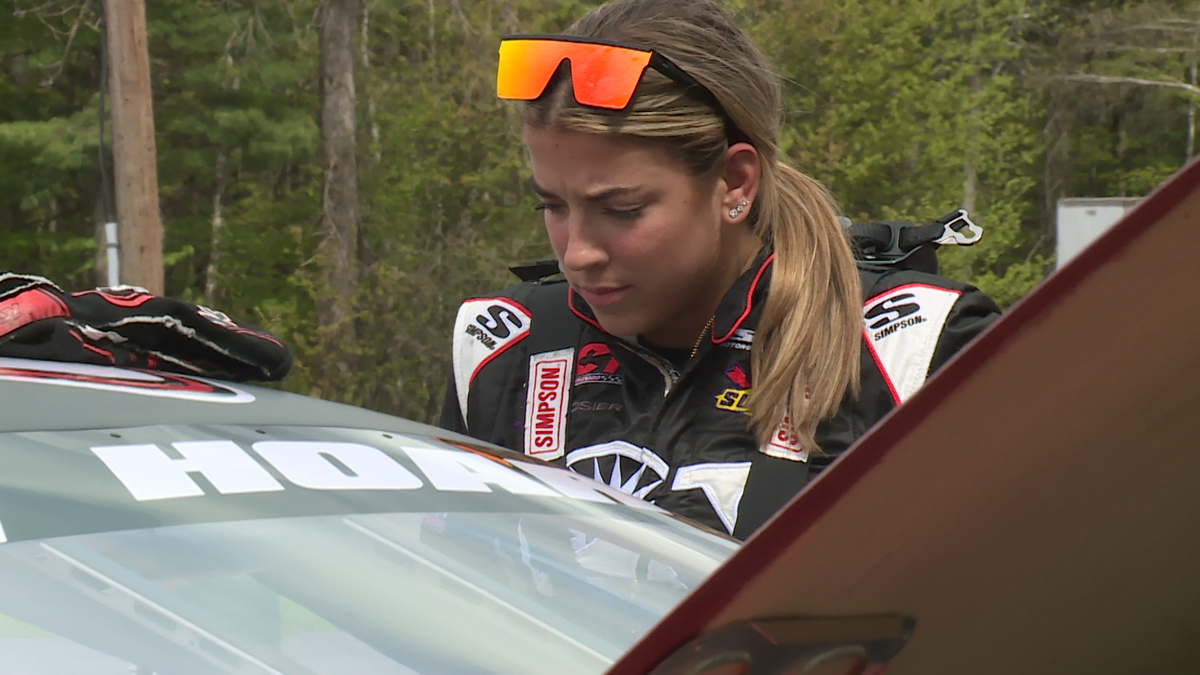 Thunder Road driver working to become first woman to win rookie of the year [Video]