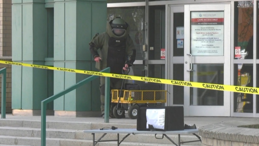 Bomb unit responds to St. Boniface Hospital research centre [Video]