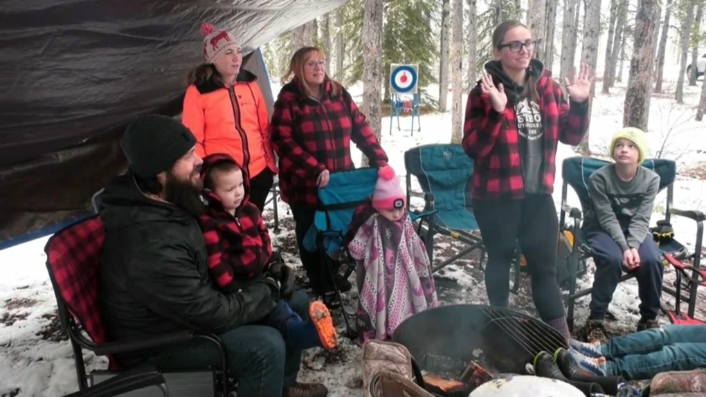 Snow doesn’t stop family from 20 year May long weekend camping tradition [Video]