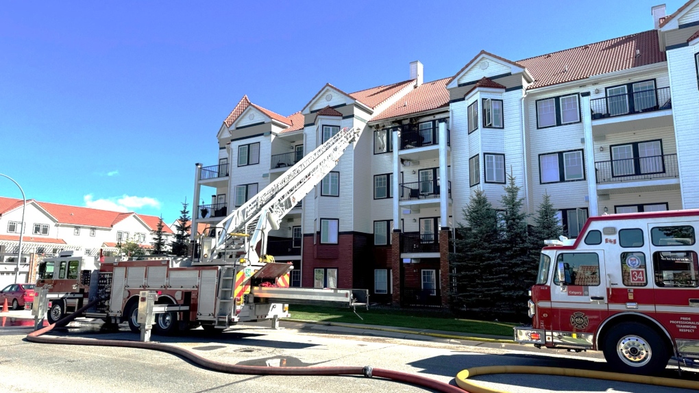 Calgary crews extinguish Royal Oak balcony fire [Video]