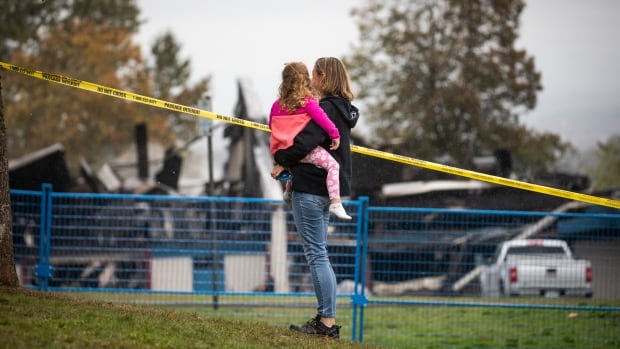 Students and parents rally to rebuild school destroyed by fire [Video]