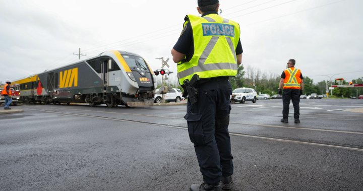 Pro-Palestinian protesters block CN rail line south of Montreal, four arrested – Montreal [Video]