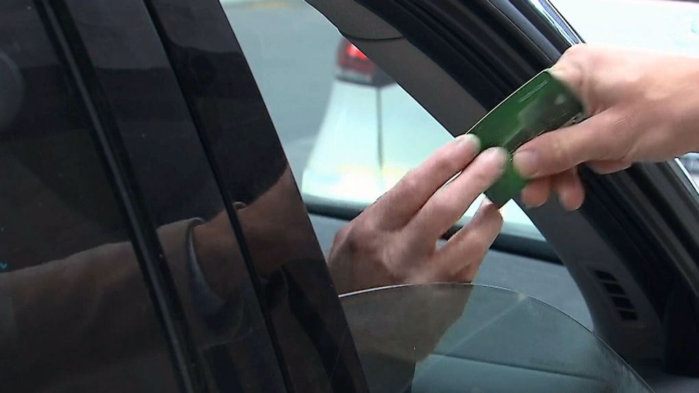 Regional police arrest man in connection to taxi scam in Cambridge [Video]