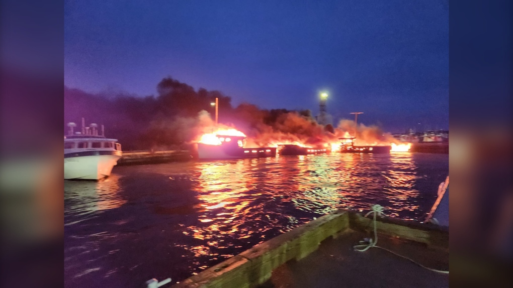 Minister to assess damage after 5 fishing boats destroyed by fire in Quebec’s Magdalen Islands [Video]