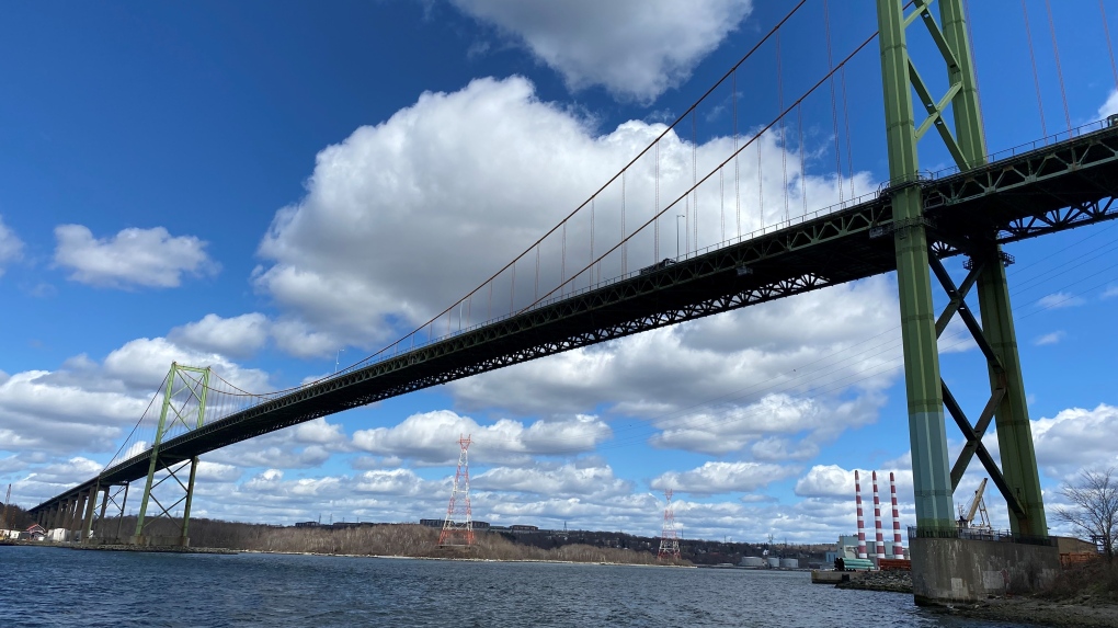 N.S. news: MacKay Bridge to stay open this weekend [Video]