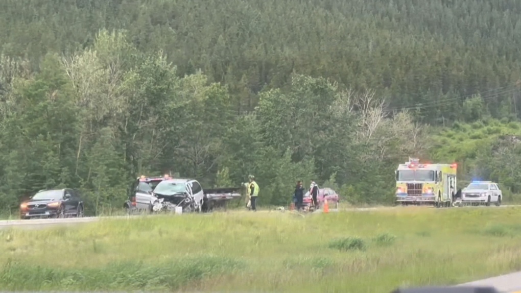 2 people sent to hospital following crash near Lac Des Arcs [Video]