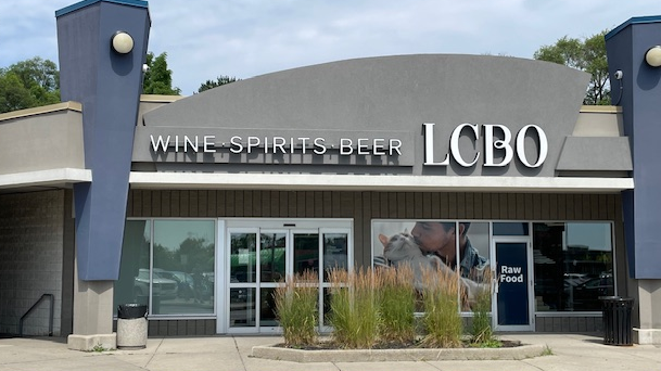 Regional police investigating break-in at Cambridge LCBO [Video]