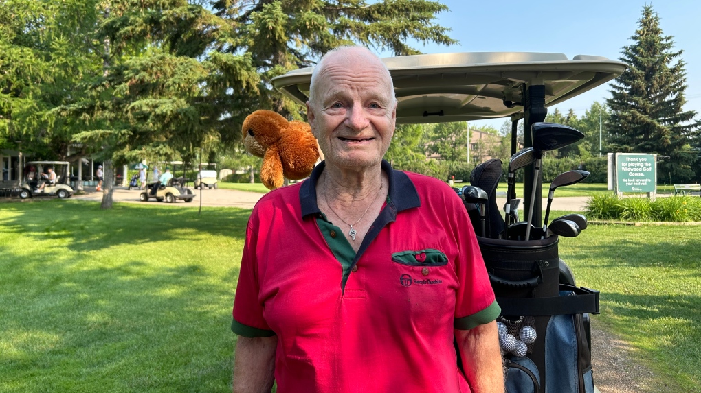 Saskatchewan golfer still hits the links 5 days a week at 90-years-old [Video]