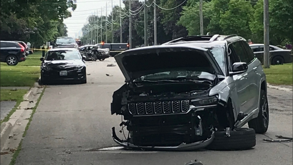 Goderich street sees crashed cars and police takedown [Video]