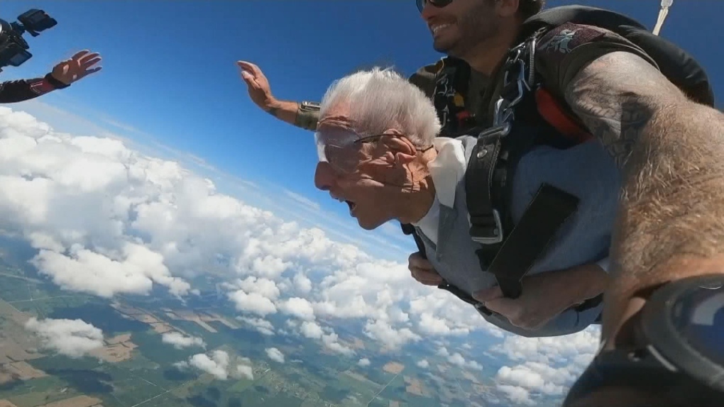 100-year-old Canadian veteran skydives for charity [Video]