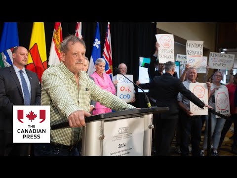 Newfoundland fishers interrupt environment ministers’ event [Video]