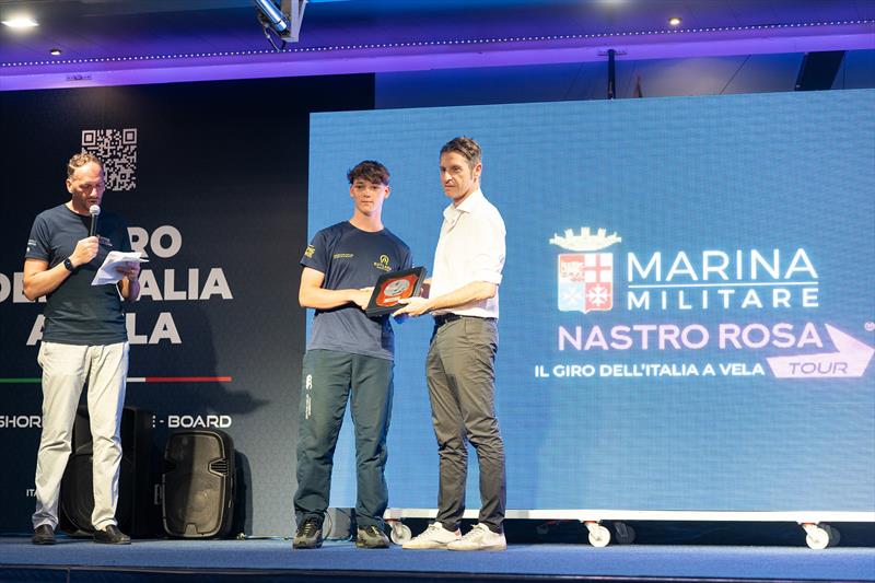 Marina Militare Nastro Rosa Tour 2024: The stage of Sant’Eufemia Closes in Vieste [Video]