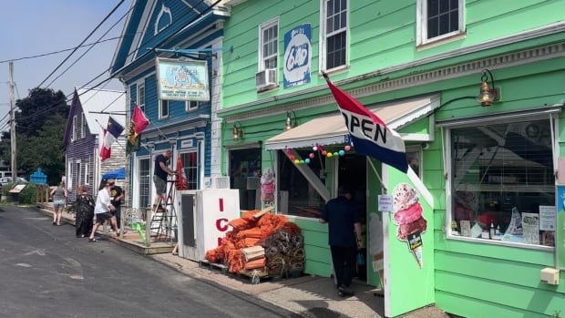 Maitland general store marks 185th birthday, looks ahead to bicentennial [Video]