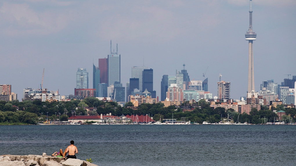 ‘Hot and humid’ air mass makes it feel like 40C in much of southern Ontario [Video]