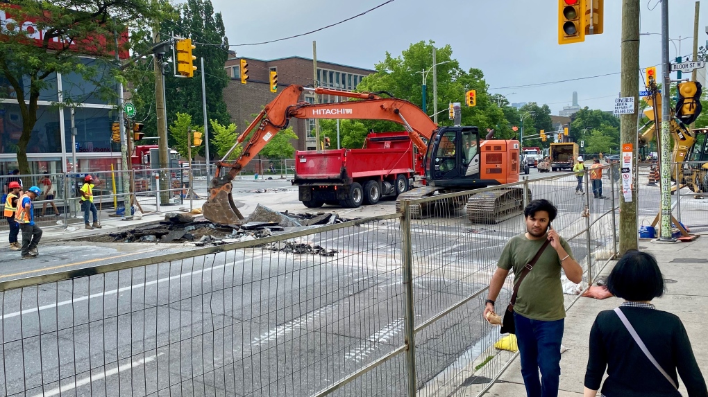 Spadina Avenue construction: Closure of intersection could worsen traffic [Video]