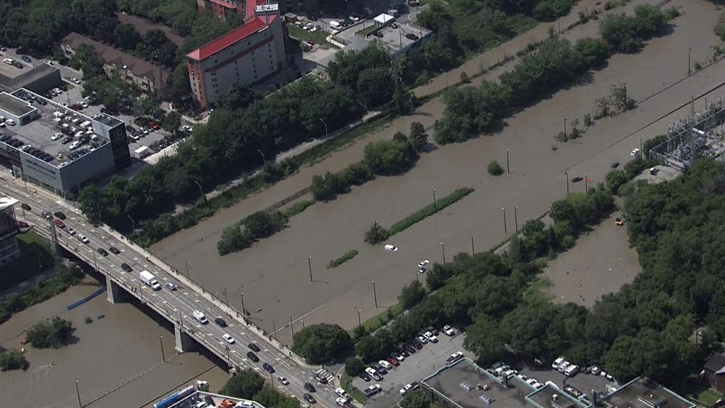 Toronto flooding: 14 people rescued on DVP [Video]